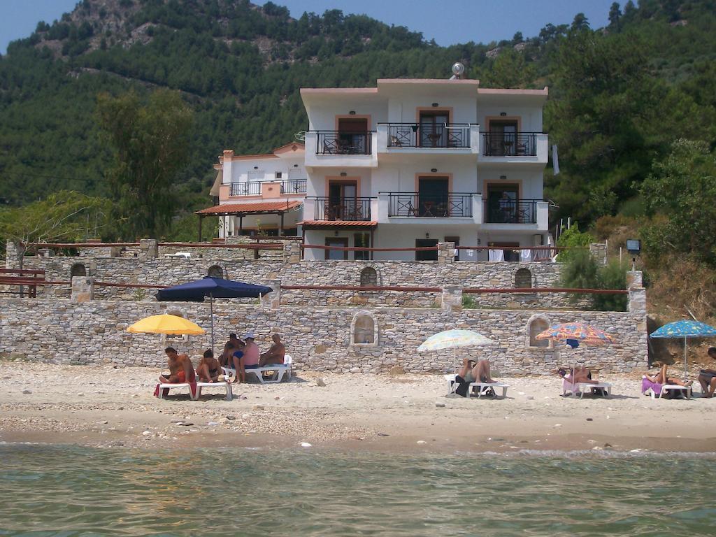 Dolphins House Apartment Койнира Екстериор снимка
