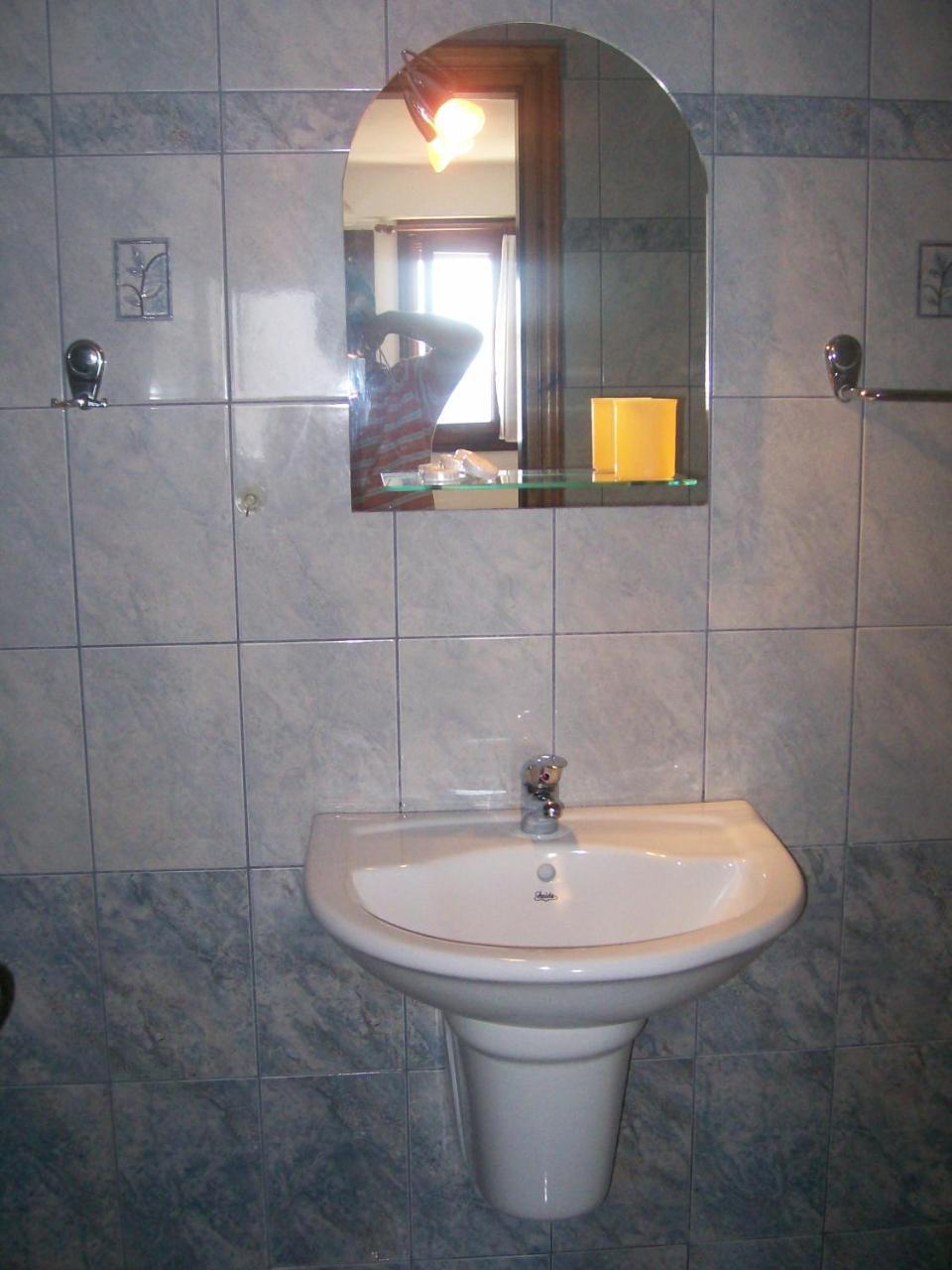 Dolphins House Apartment Койнира Екстериор снимка